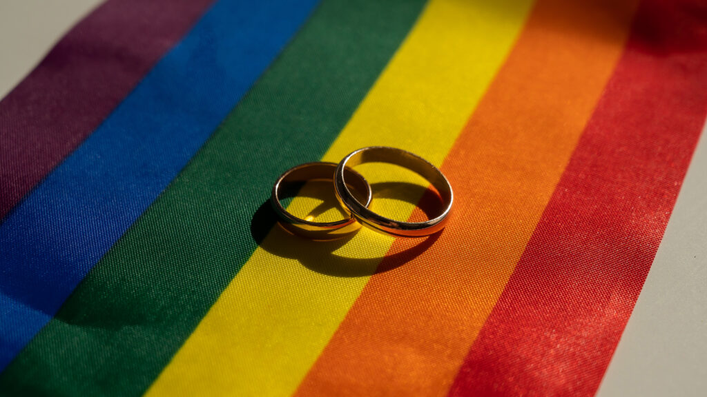 Close Up Wedding Rings Table 2 1024x576